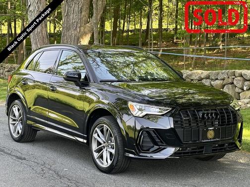 Mythos Black Metallic 2022 Audi Q3 45 S line Premium Plus