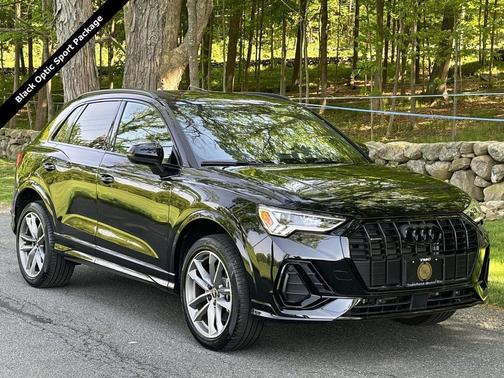 Mythos Black Metallic 2022 Audi Q3 45 S line Premium Plus