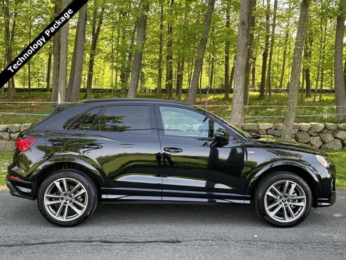 Mythos Black Metallic 2022 Audi Q3 45 S line Premium Plus