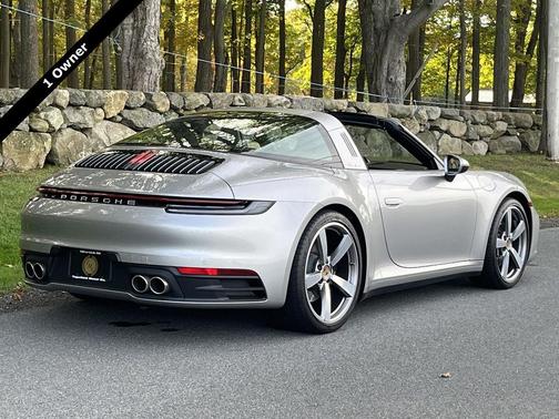 2022 Porsche 911 Targa 4S