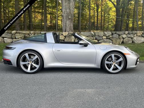 2022 Porsche 911 Targa 4S