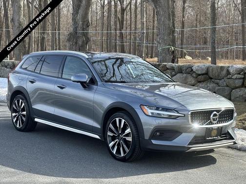 2020 Volvo V60 Cross Country T5
