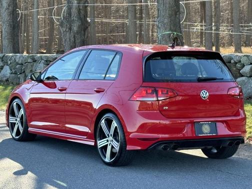 2016 Volkswagen Golf R 4-Door w/DCC & Navigation