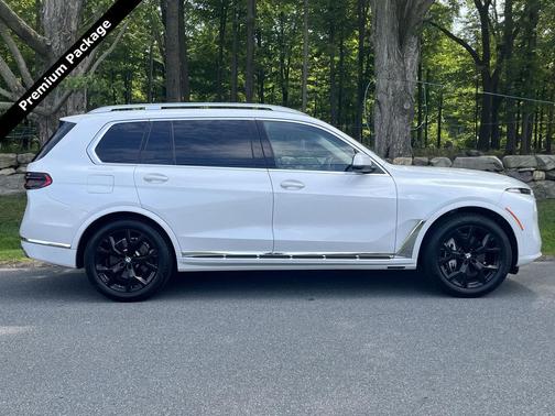 2023 BMW X7 xDrive40i