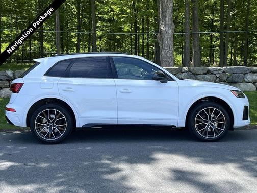 Ibis White 2023 Audi SQ5 3.0T Premium Plus