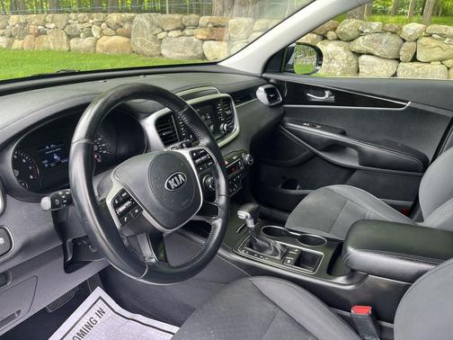 Ebony Black 2020 Kia Sorento S