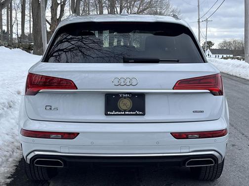 2022 Audi Q5 45 S line Premium Plus