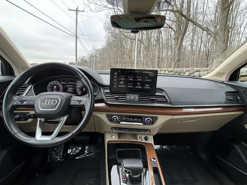 2022 Audi Q5 45 S line Premium Plus