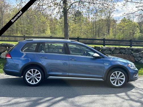 Silk Blue Metallic 2019 Volkswagen Golf Alltrack TSI SE