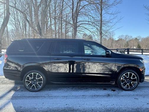 2021 Chevrolet Suburban RST