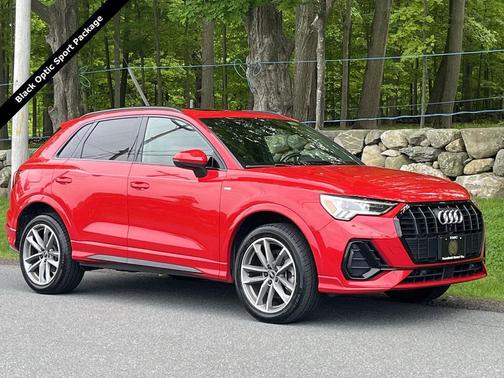 Tango Red Metallic 2022 Audi Q3 45 S line Premium Plus