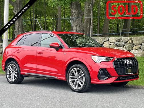 Tango Red Metallic 2022 Audi Q3 45 S line Premium Plus