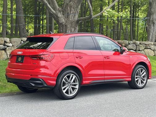 Tango Red Metallic 2022 Audi Q3 45 S line Premium Plus