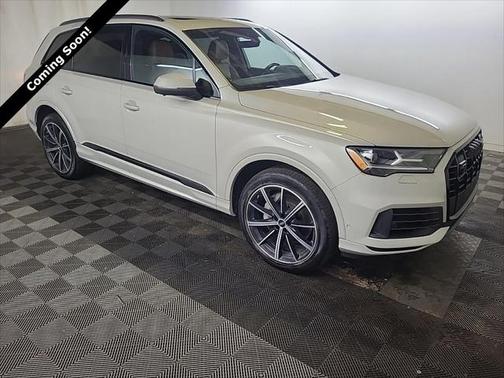 2022 Audi Q7 55 Premium Plus