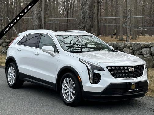 Crystal White Tricoat 2022 Cadillac XT4 Luxury
