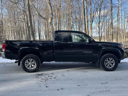 2017 Toyota Tacoma SR5