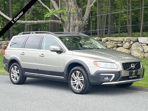 Seashell Metallic 2015 Volvo XC70 3.2 Premier
