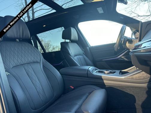 2023 BMW X7 M60i
