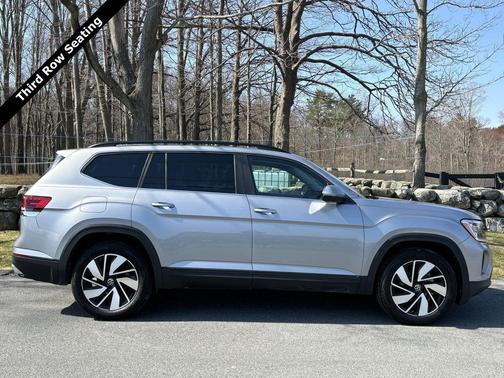2024 Volkswagen Atlas 2.0T SE w/Technology 4MOTION