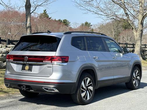 2024 Volkswagen Atlas 2.0T SE w/Technology 4MOTION