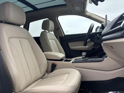 2022 Audi Q5 45 S line Premium Plus