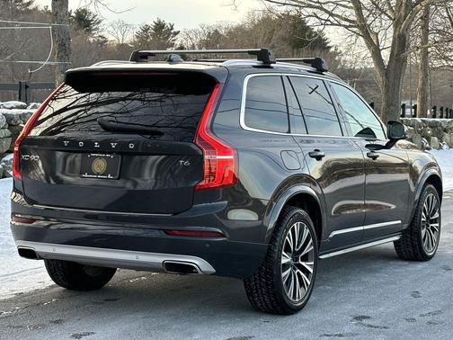 2021 Volvo XC90 T6 Momentum