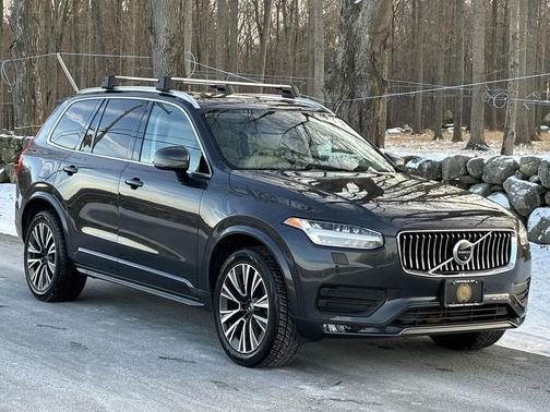 2021 Volvo XC90 T6 Momentum