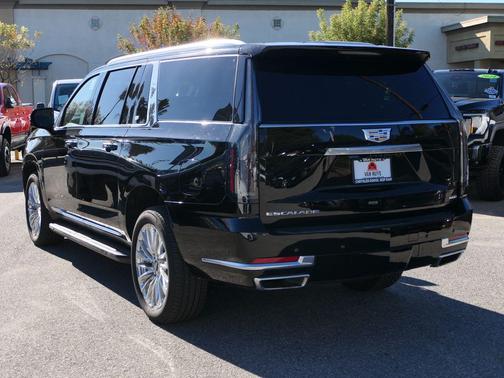 2025 Cadillac Escalade ESV Premium Luxury
