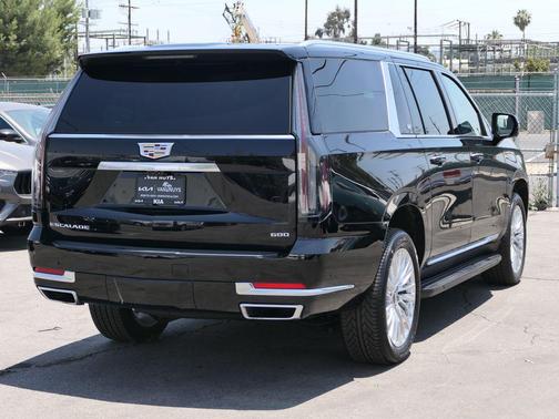 2025 Cadillac Escalade ESV Premium Luxury
