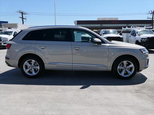 2024 Audi Q7 45 Premium Plus