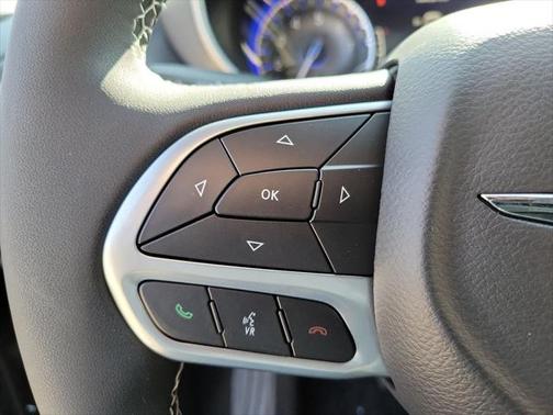 2025 Chrysler Voyager LX