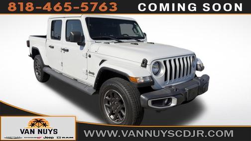 Bright White Clearcoat 2023 Jeep Gladiator Overland