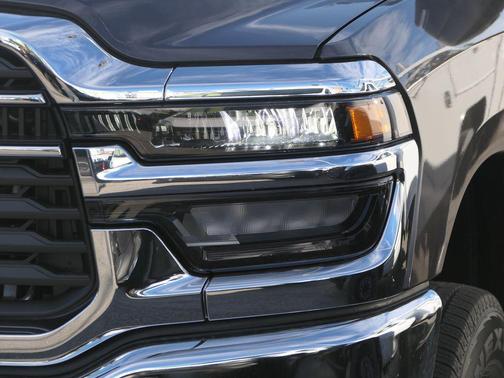 2026 RAM 3500 Tradesman Crew Cab 4x4 8' Box