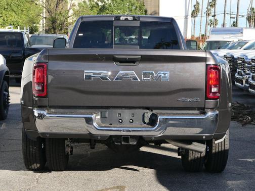 2026 RAM 3500 Tradesman Crew Cab 4x4 8' Box