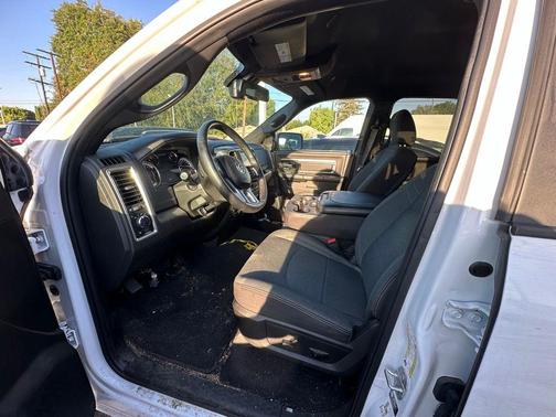 2022 RAM 1500 Classic Warlock Quad Cab 4x4 6'4' Box