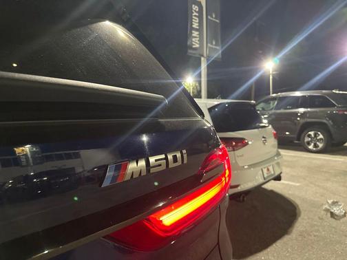 2022 BMW X7 M50i