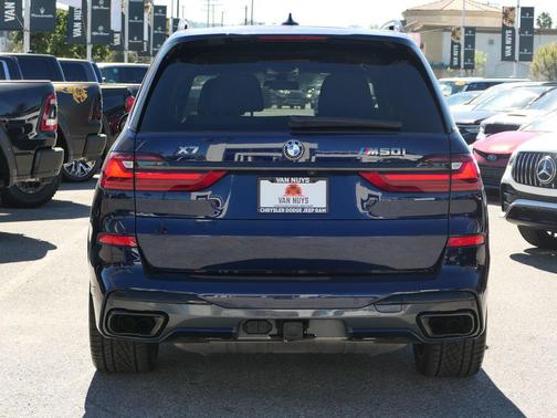 2022 BMW X7 M50i