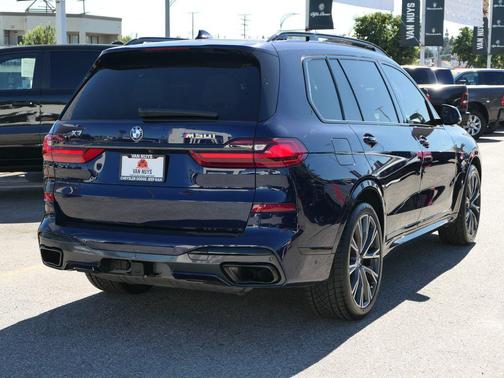 2022 BMW X7 M50i
