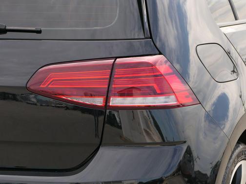 2018 Volkswagen Golf GTI 2.0T S 4-Door