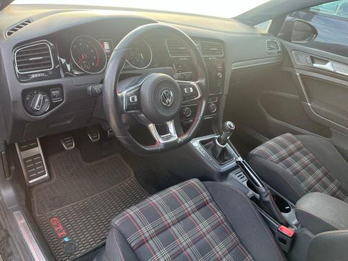 2018 Volkswagen Golf GTI 2.0T S 4-Door