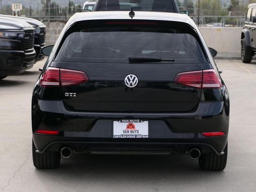 2018 Volkswagen Golf GTI 2.0T S 4-Door