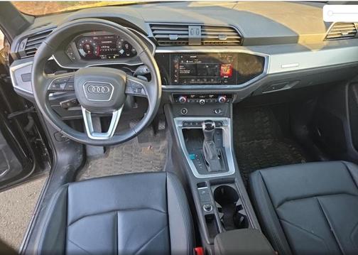 2024 Audi Q3 Premium 45 TFSI S line quattro Tiptronic