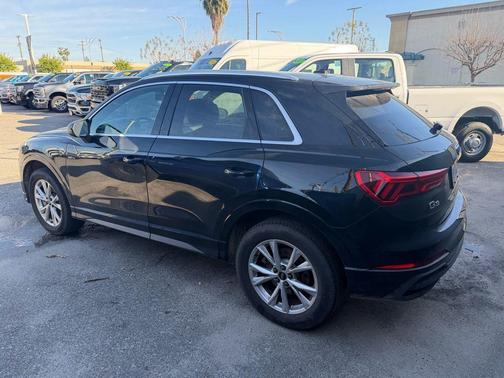 2024 Audi Q3 Premium 45 TFSI S line quattro Tiptronic