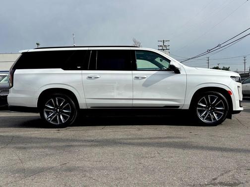 2024 Cadillac Escalade ESV Sport Platinum