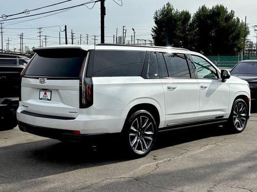 2024 Cadillac Escalade ESV Sport Platinum