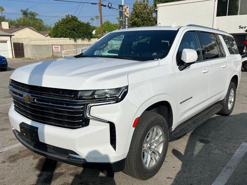 2024 Chevrolet Suburban LT