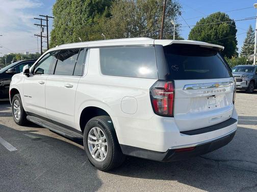 2024 Chevrolet Suburban LT