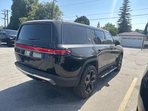 2023 Rivian R1S Adventure