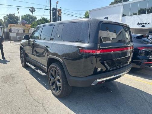 2023 Rivian R1S Adventure