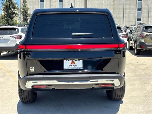 2023 Rivian R1S Adventure